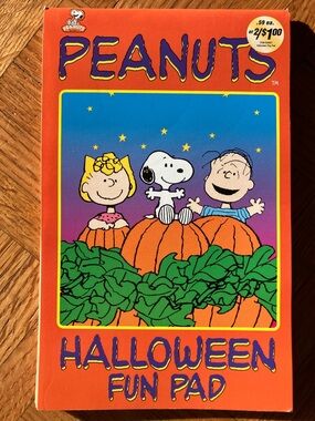 Peanuts Halloween Fun Pad - 8" x 5" Activity Pad